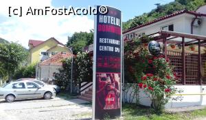 [P01] Hotelul, vazut dinspre strada » foto by Radu Tudoran
 - 
<span class="allrVoted glyphicon glyphicon-heart hidden" id="av1005119"></span>
<a class="m-l-10 hidden" id="sv1005119" onclick="voting_Foto_DelVot(,1005119,17259)" role="button">șterge vot <span class="glyphicon glyphicon-remove"></span></a>
<a id="v91005119" class=" c-red"  onclick="voting_Foto_SetVot(1005119)" role="button"><span class="glyphicon glyphicon-heart-empty"></span> <b>LIKE</b> = Votează poza</a> <img class="hidden"  id="f1005119W9" src="/imagini/loader.gif" border="0" /><span class="AjErrMes hidden" id="e1005119ErM"></span>