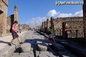 [P11] Pe strazile din Pompei » foto by nickro
 - 
<span class="allrVoted glyphicon glyphicon-heart hidden" id="av547557"></span>
<a class="m-l-10 hidden" id="sv547557" onclick="voting_Foto_DelVot(,547557,17284)" role="button">șterge vot <span class="glyphicon glyphicon-remove"></span></a>
<a id="v9547557" class=" c-red"  onclick="voting_Foto_SetVot(547557)" role="button"><span class="glyphicon glyphicon-heart-empty"></span> <b>LIKE</b> = Votează poza</a> <img class="hidden"  id="f547557W9" src="/imagini/loader.gif" border="0" /><span class="AjErrMes hidden" id="e547557ErM"></span>