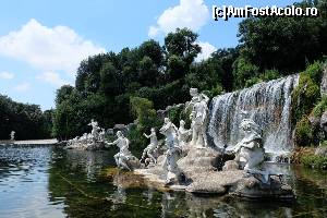 [P13] Palatul Regal din Caserta - cascada Dianei » foto by nickro
 - 
<span class="allrVoted glyphicon glyphicon-heart hidden" id="av547559"></span>
<a class="m-l-10 hidden" id="sv547559" onclick="voting_Foto_DelVot(,547559,17284)" role="button">șterge vot <span class="glyphicon glyphicon-remove"></span></a>
<a id="v9547559" class=" c-red"  onclick="voting_Foto_SetVot(547559)" role="button"><span class="glyphicon glyphicon-heart-empty"></span> <b>LIKE</b> = Votează poza</a> <img class="hidden"  id="f547559W9" src="/imagini/loader.gif" border="0" /><span class="AjErrMes hidden" id="e547559ErM"></span>