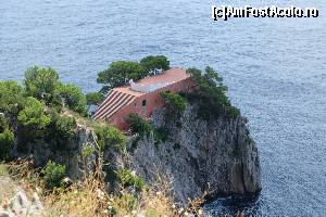 [P42] casa Malaparte » foto by nickro
 - 
<span class="allrVoted glyphicon glyphicon-heart hidden" id="av547599"></span>
<a class="m-l-10 hidden" id="sv547599" onclick="voting_Foto_DelVot(,547599,17284)" role="button">șterge vot <span class="glyphicon glyphicon-remove"></span></a>
<a id="v9547599" class=" c-red"  onclick="voting_Foto_SetVot(547599)" role="button"><span class="glyphicon glyphicon-heart-empty"></span> <b>LIKE</b> = Votează poza</a> <img class="hidden"  id="f547599W9" src="/imagini/loader.gif" border="0" /><span class="AjErrMes hidden" id="e547599ErM"></span>
