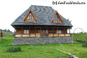 [P30] Casa Luca » foto by levasi
 - 
<span class="allrVoted glyphicon glyphicon-heart hidden" id="av548067"></span>
<a class="m-l-10 hidden" id="sv548067" onclick="voting_Foto_DelVot(,548067,17294)" role="button">șterge vot <span class="glyphicon glyphicon-remove"></span></a>
<a id="v9548067" class=" c-red"  onclick="voting_Foto_SetVot(548067)" role="button"><span class="glyphicon glyphicon-heart-empty"></span> <b>LIKE</b> = Votează poza</a> <img class="hidden"  id="f548067W9" src="/imagini/loader.gif" border="0" /><span class="AjErrMes hidden" id="e548067ErM"></span>