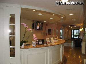 [P12] Receptia hotelului BW Europa din Riva del Garda » foto by vlado2
 - 
<span class="allrVoted glyphicon glyphicon-heart hidden" id="av549176"></span>
<a class="m-l-10 hidden" id="sv549176" onclick="voting_Foto_DelVot(,549176,17313)" role="button">șterge vot <span class="glyphicon glyphicon-remove"></span></a>
<a id="v9549176" class=" c-red"  onclick="voting_Foto_SetVot(549176)" role="button"><span class="glyphicon glyphicon-heart-empty"></span> <b>LIKE</b> = Votează poza</a> <img class="hidden"  id="f549176W9" src="/imagini/loader.gif" border="0" /><span class="AjErrMes hidden" id="e549176ErM"></span>