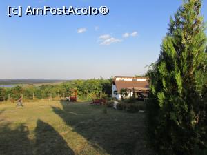 [P26] Tăpșanul cu fântâna pe fundal » foto by crismis
 - 
<span class="allrVoted glyphicon glyphicon-heart hidden" id="av810716"></span>
<a class="m-l-10 hidden" id="sv810716" onclick="voting_Foto_DelVot(,810716,17355)" role="button">șterge vot <span class="glyphicon glyphicon-remove"></span></a>
<a id="v9810716" class=" c-red"  onclick="voting_Foto_SetVot(810716)" role="button"><span class="glyphicon glyphicon-heart-empty"></span> <b>LIKE</b> = Votează poza</a> <img class="hidden"  id="f810716W9" src="/imagini/loader.gif" border="0" /><span class="AjErrMes hidden" id="e810716ErM"></span>