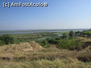 [P42] Dunărea și bălțile din împrejurimi, văzute din apropierea complexului » foto by crismis
 - 
<span class="allrVoted glyphicon glyphicon-heart hidden" id="av810732"></span>
<a class="m-l-10 hidden" id="sv810732" onclick="voting_Foto_DelVot(,810732,17355)" role="button">șterge vot <span class="glyphicon glyphicon-remove"></span></a>
<a id="v9810732" class=" c-red"  onclick="voting_Foto_SetVot(810732)" role="button"><span class="glyphicon glyphicon-heart-empty"></span> <b>LIKE</b> = Votează poza</a> <img class="hidden"  id="f810732W9" src="/imagini/loader.gif" border="0" /><span class="AjErrMes hidden" id="e810732ErM"></span>