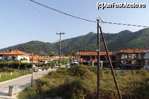 [P19] Vedere de pe terasa catre taverna Alkioni si restaurant Albatros » foto by floricica32
 - 
<span class="allrVoted glyphicon glyphicon-heart hidden" id="av552623"></span>
<a class="m-l-10 hidden" id="sv552623" onclick="voting_Foto_DelVot(,552623,17394)" role="button">șterge vot <span class="glyphicon glyphicon-remove"></span></a>
<a id="v9552623" class=" c-red"  onclick="voting_Foto_SetVot(552623)" role="button"><span class="glyphicon glyphicon-heart-empty"></span> <b>LIKE</b> = Votează poza</a> <img class="hidden"  id="f552623W9" src="/imagini/loader.gif" border="0" /><span class="AjErrMes hidden" id="e552623ErM"></span>