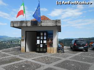 [P07] cam asa arata primaria, pe aici se coboara sub pamant » foto by buterfly*
 - 
<span class="allrVoted glyphicon glyphicon-heart hidden" id="av552632"></span>
<a class="m-l-10 hidden" id="sv552632" onclick="voting_Foto_DelVot(,552632,17395)" role="button">șterge vot <span class="glyphicon glyphicon-remove"></span></a>
<a id="v9552632" class=" c-red"  onclick="voting_Foto_SetVot(552632)" role="button"><span class="glyphicon glyphicon-heart-empty"></span> <b>LIKE</b> = Votează poza</a> <img class="hidden"  id="f552632W9" src="/imagini/loader.gif" border="0" /><span class="AjErrMes hidden" id="e552632ErM"></span>