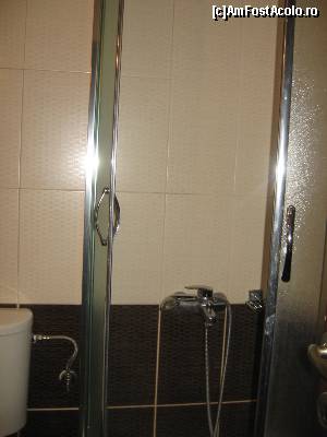 [P19] Cabina de duş » foto by Michi
 - 
<span class="allrVoted glyphicon glyphicon-heart hidden" id="av611218"></span>
<a class="m-l-10 hidden" id="sv611218" onclick="voting_Foto_DelVot(,611218,17418)" role="button">șterge vot <span class="glyphicon glyphicon-remove"></span></a>
<a id="v9611218" class=" c-red"  onclick="voting_Foto_SetVot(611218)" role="button"><span class="glyphicon glyphicon-heart-empty"></span> <b>LIKE</b> = Votează poza</a> <img class="hidden"  id="f611218W9" src="/imagini/loader.gif" border="0" /><span class="AjErrMes hidden" id="e611218ErM"></span>