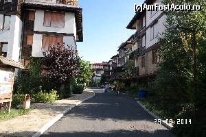[P10] O alee din interiorul complexului pe care circulă doar turişti, biciclişti şi maşinuţe electrice » foto by vini
 - 
<span class="allrVoted glyphicon glyphicon-heart hidden" id="av554164"></span>
<a class="m-l-10 hidden" id="sv554164" onclick="voting_Foto_DelVot(,554164,17430)" role="button">șterge vot <span class="glyphicon glyphicon-remove"></span></a>
<a id="v9554164" class=" c-red"  onclick="voting_Foto_SetVot(554164)" role="button"><span class="glyphicon glyphicon-heart-empty"></span> <b>LIKE</b> = Votează poza</a> <img class="hidden"  id="f554164W9" src="/imagini/loader.gif" border="0" /><span class="AjErrMes hidden" id="e554164ErM"></span>