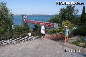 [P15] Coborârea spre pasarela de peste şosea şi liftul şi scările de coborîre pe plajă » foto by vini
 - 
<span class="allrVoted glyphicon glyphicon-heart hidden" id="av554169"></span>
<a class="m-l-10 hidden" id="sv554169" onclick="voting_Foto_DelVot(,554169,17430)" role="button">șterge vot <span class="glyphicon glyphicon-remove"></span></a>
<a id="v9554169" class=" c-red"  onclick="voting_Foto_SetVot(554169)" role="button"><span class="glyphicon glyphicon-heart-empty"></span> <b>LIKE</b> = Votează poza</a> <img class="hidden"  id="f554169W9" src="/imagini/loader.gif" border="0" /><span class="AjErrMes hidden" id="e554169ErM"></span>
