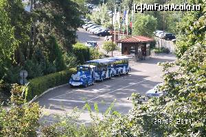 [P21] Intrarea principală a complexului Santa Marina cu căsuţa bodyguard-ului. În faţă este titicarul care face curse în Sozopol » foto by vini
 - 
<span class="allrVoted glyphicon glyphicon-heart hidden" id="av554175"></span>
<a class="m-l-10 hidden" id="sv554175" onclick="voting_Foto_DelVot(,554175,17430)" role="button">șterge vot <span class="glyphicon glyphicon-remove"></span></a>
<a id="v9554175" class=" c-red"  onclick="voting_Foto_SetVot(554175)" role="button"><span class="glyphicon glyphicon-heart-empty"></span> <b>LIKE</b> = Votează poza</a> <img class="hidden"  id="f554175W9" src="/imagini/loader.gif" border="0" /><span class="AjErrMes hidden" id="e554175ErM"></span>