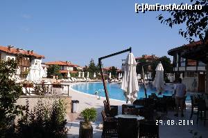 [P07] Aici erau 2 piscine, bar, restaurant-pizzerie, sală de forţă etc, cele mai apropiate de vila noastră - 10 metri » foto by vini
 - 
<span class="allrVoted glyphicon glyphicon-heart hidden" id="av554161"></span>
<a class="m-l-10 hidden" id="sv554161" onclick="voting_Foto_DelVot(,554161,17430)" role="button">șterge vot <span class="glyphicon glyphicon-remove"></span></a>
<a id="v9554161" class=" c-red"  onclick="voting_Foto_SetVot(554161)" role="button"><span class="glyphicon glyphicon-heart-empty"></span> <b>LIKE</b> = Votează poza</a> <img class="hidden"  id="f554161W9" src="/imagini/loader.gif" border="0" /><span class="AjErrMes hidden" id="e554161ErM"></span>