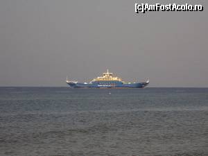 [P17] Feribot văzut de pe plajă » foto by Carmen Ion
 - 
<span class="allrVoted glyphicon glyphicon-heart hidden" id="av554022"></span>
<a class="m-l-10 hidden" id="sv554022" onclick="voting_Foto_DelVot(,554022,17434)" role="button">șterge vot <span class="glyphicon glyphicon-remove"></span></a>
<a id="v9554022" class=" c-red"  onclick="voting_Foto_SetVot(554022)" role="button"><span class="glyphicon glyphicon-heart-empty"></span> <b>LIKE</b> = Votează poza</a> <img class="hidden"  id="f554022W9" src="/imagini/loader.gif" border="0" /><span class="AjErrMes hidden" id="e554022ErM"></span>