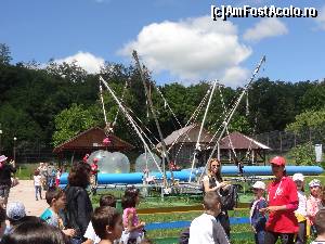[P21] mini - bungee cu două corzi - 5 lei » foto by Marian Preda
 - 
<span class="allrVoted glyphicon glyphicon-heart hidden" id="av654444"></span>
<a class="m-l-10 hidden" id="sv654444" onclick="voting_Foto_DelVot(,654444,17437)" role="button">șterge vot <span class="glyphicon glyphicon-remove"></span></a>
<a id="v9654444" class=" c-red"  onclick="voting_Foto_SetVot(654444)" role="button"><span class="glyphicon glyphicon-heart-empty"></span> <b>LIKE</b> = Votează poza</a> <img class="hidden"  id="f654444W9" src="/imagini/loader.gif" border="0" /><span class="AjErrMes hidden" id="e654444ErM"></span>