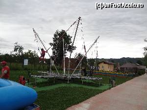 [P25] Un alt loc de mini - bungee » foto by Marian Preda
 - 
<span class="allrVoted glyphicon glyphicon-heart hidden" id="av654461"></span>
<a class="m-l-10 hidden" id="sv654461" onclick="voting_Foto_DelVot(,654461,17437)" role="button">șterge vot <span class="glyphicon glyphicon-remove"></span></a>
<a id="v9654461" class=" c-red"  onclick="voting_Foto_SetVot(654461)" role="button"><span class="glyphicon glyphicon-heart-empty"></span> <b>LIKE</b> = Votează poza</a> <img class="hidden"  id="f654461W9" src="/imagini/loader.gif" border="0" /><span class="AjErrMes hidden" id="e654461ErM"></span>