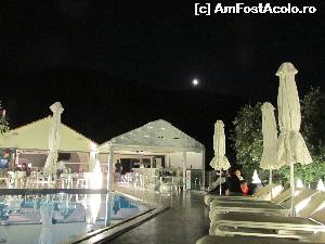 [P26] Piscuna si restaurantul seara » foto by alex77nistor
 - 
<span class="allrVoted glyphicon glyphicon-heart hidden" id="av560924"></span>
<a class="m-l-10 hidden" id="sv560924" onclick="voting_Foto_DelVot(,560924,17444)" role="button">șterge vot <span class="glyphicon glyphicon-remove"></span></a>
<a id="v9560924" class=" c-red"  onclick="voting_Foto_SetVot(560924)" role="button"><span class="glyphicon glyphicon-heart-empty"></span> <b>LIKE</b> = Votează poza</a> <img class="hidden"  id="f560924W9" src="/imagini/loader.gif" border="0" /><span class="AjErrMes hidden" id="e560924ErM"></span>