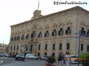 [P03] Valletta - Auberge de Castille, în prezent birourile primului ministru.  » foto by iulianic
 - 
<span class="allrVoted glyphicon glyphicon-heart hidden" id="av580078"></span>
<a class="m-l-10 hidden" id="sv580078" onclick="voting_Foto_DelVot(,580078,17454)" role="button">șterge vot <span class="glyphicon glyphicon-remove"></span></a>
<a id="v9580078" class=" c-red"  onclick="voting_Foto_SetVot(580078)" role="button"><span class="glyphicon glyphicon-heart-empty"></span> <b>LIKE</b> = Votează poza</a> <img class="hidden"  id="f580078W9" src="/imagini/loader.gif" border="0" /><span class="AjErrMes hidden" id="e580078ErM"></span>