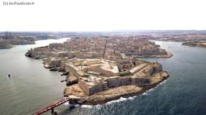 [P61] 61. Fortul St. Elmo în prim plan și Valletta în spate. » foto by msnd <span class="label label-default labelC_thin small">NEVOTABILĂ</span>