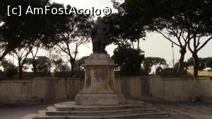 [P49] Monumentru Marelui Maestru Antonio Manoel de Vilhena de pe Triq Santa Anne. » foto by ovidiuyepi
 - 
<span class="allrVoted glyphicon glyphicon-heart hidden" id="av1231544"></span>
<a class="m-l-10 hidden" id="sv1231544" onclick="voting_Foto_DelVot(,1231544,17454)" role="button">șterge vot <span class="glyphicon glyphicon-remove"></span></a>
<a id="v91231544" class=" c-red"  onclick="voting_Foto_SetVot(1231544)" role="button"><span class="glyphicon glyphicon-heart-empty"></span> <b>LIKE</b> = Votează poza</a> <img class="hidden"  id="f1231544W9" src="/imagini/loader.gif" border="0" /><span class="AjErrMes hidden" id="e1231544ErM"></span>