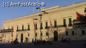 [P01] Palatul Marilor Maestrii. Fatada principala si cele doua intrari principale (foto realizata din Piata Sfantul Gheorghe). » foto by ovidiuyepi
 - 
<span class="allrVoted glyphicon glyphicon-heart hidden" id="av1233276"></span>
<a class="m-l-10 hidden" id="sv1233276" onclick="voting_Foto_DelVot(,1233276,17454)" role="button">șterge vot <span class="glyphicon glyphicon-remove"></span></a>
<a id="v91233276" class=" c-red"  onclick="voting_Foto_SetVot(1233276)" role="button"><span class="glyphicon glyphicon-heart-empty"></span> <b>LIKE</b> = Votează poza</a> <img class="hidden"  id="f1233276W9" src="/imagini/loader.gif" border="0" /><span class="AjErrMes hidden" id="e1233276ErM"></span>