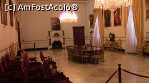[P02] Sala de Mese de Stat. Decorul este completat de o masa ovala pe mijloc si tablourile de pe pereti cu presedintii Republicii din 1974 pana astazi. » foto by ovidiuyepi
 - 
<span class="allrVoted glyphicon glyphicon-heart hidden" id="av1233277"></span>
<a class="m-l-10 hidden" id="sv1233277" onclick="voting_Foto_DelVot(,1233277,17454)" role="button">șterge vot <span class="glyphicon glyphicon-remove"></span></a>
<a id="v91233277" class=" c-red"  onclick="voting_Foto_SetVot(1233277)" role="button"><span class="glyphicon glyphicon-heart-empty"></span> <b>LIKE</b> = Votează poza</a> <img class="hidden"  id="f1233277W9" src="/imagini/loader.gif" border="0" /><span class="AjErrMes hidden" id="e1233277ErM"></span>