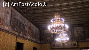 [P07] Sala Tronului. Tavanul in casete originale si candelabrele de la sfarsitul secolului al XVIII-lea. » foto by ovidiuyepi
 - 
<span class="allrVoted glyphicon glyphicon-heart hidden" id="av1233282"></span>
<a class="m-l-10 hidden" id="sv1233282" onclick="voting_Foto_DelVot(,1233282,17454)" role="button">șterge vot <span class="glyphicon glyphicon-remove"></span></a>
<a id="v91233282" class=" c-red"  onclick="voting_Foto_SetVot(1233282)" role="button"><span class="glyphicon glyphicon-heart-empty"></span> <b>LIKE</b> = Votează poza</a> <img class="hidden"  id="f1233282W9" src="/imagini/loader.gif" border="0" /><span class="AjErrMes hidden" id="e1233282ErM"></span>