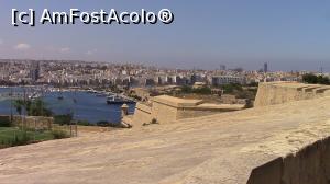 [P23] Yacht Marina de pe insula Manoel si o parte din orasul Il-Gzira vazute de pe zidurile Bastionului Sf.Ioan. » foto by ovidiuyepi
 - 
<span class="allrVoted glyphicon glyphicon-heart hidden" id="av1277264"></span>
<a class="m-l-10 hidden" id="sv1277264" onclick="voting_Foto_DelVot(,1277264,17454)" role="button">șterge vot <span class="glyphicon glyphicon-remove"></span></a>
<a id="v91277264" class=" c-red"  onclick="voting_Foto_SetVot(1277264)" role="button"><span class="glyphicon glyphicon-heart-empty"></span> <b>LIKE</b> = Votează poza</a> <img class="hidden"  id="f1277264W9" src="/imagini/loader.gif" border="0" /><span class="AjErrMes hidden" id="e1277264ErM"></span>