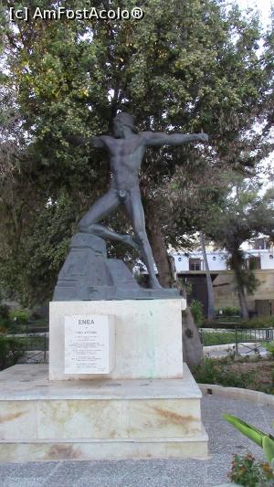 [P64] Lower Barrakka Gardens. Statuia lui Enea, opera sculptorului Ugo Attardi. » foto by ovidiuyepi
 - 
<span class="allrVoted glyphicon glyphicon-heart hidden" id="av1277305"></span>
<a class="m-l-10 hidden" id="sv1277305" onclick="voting_Foto_DelVot(,1277305,17454)" role="button">șterge vot <span class="glyphicon glyphicon-remove"></span></a>
<a id="v91277305" class=" c-red"  onclick="voting_Foto_SetVot(1277305)" role="button"><span class="glyphicon glyphicon-heart-empty"></span> <b>LIKE</b> = Votează poza</a> <img class="hidden"  id="f1277305W9" src="/imagini/loader.gif" border="0" /><span class="AjErrMes hidden" id="e1277305ErM"></span>