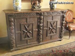 [P15] Piesa de mobilier sculptata cu steaua in 8 colturi, steaua malteza - Casa Rocca Piccola » foto by criss23
 - 
<span class="allrVoted glyphicon glyphicon-heart hidden" id="av568304"></span>
<a class="m-l-10 hidden" id="sv568304" onclick="voting_Foto_DelVot(,568304,17454)" role="button">șterge vot <span class="glyphicon glyphicon-remove"></span></a>
<a id="v9568304" class=" c-red"  onclick="voting_Foto_SetVot(568304)" role="button"><span class="glyphicon glyphicon-heart-empty"></span> <b>LIKE</b> = Votează poza</a> <img class="hidden"  id="f568304W9" src="/imagini/loader.gif" border="0" /><span class="AjErrMes hidden" id="e568304ErM"></span>