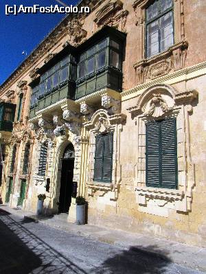 [P10] Strada din Valletta » foto by Radu Tudoran
 - 
<span class="allrVoted glyphicon glyphicon-heart hidden" id="av813384"></span>
<a class="m-l-10 hidden" id="sv813384" onclick="voting_Foto_DelVot(,813384,17454)" role="button">șterge vot <span class="glyphicon glyphicon-remove"></span></a>
<a id="v9813384" class=" c-red"  onclick="voting_Foto_SetVot(813384)" role="button"><span class="glyphicon glyphicon-heart-empty"></span> <b>LIKE</b> = Votează poza</a> <img class="hidden"  id="f813384W9" src="/imagini/loader.gif" border="0" /><span class="AjErrMes hidden" id="e813384ErM"></span>