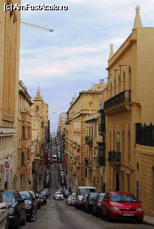 [P26] Strada din Valletta » foto by Radu Tudoran
 - 
<span class="allrVoted glyphicon glyphicon-heart hidden" id="av813402"></span>
<a class="m-l-10 hidden" id="sv813402" onclick="voting_Foto_DelVot(,813402,17454)" role="button">șterge vot <span class="glyphicon glyphicon-remove"></span></a>
<a id="v9813402" class=" c-red"  onclick="voting_Foto_SetVot(813402)" role="button"><span class="glyphicon glyphicon-heart-empty"></span> <b>LIKE</b> = Votează poza</a> <img class="hidden"  id="f813402W9" src="/imagini/loader.gif" border="0" /><span class="AjErrMes hidden" id="e813402ErM"></span>