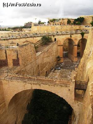[P31] Fortificatii din Valletta » foto by Radu Tudoran
 - 
<span class="allrVoted glyphicon glyphicon-heart hidden" id="av813409"></span>
<a class="m-l-10 hidden" id="sv813409" onclick="voting_Foto_DelVot(,813409,17454)" role="button">șterge vot <span class="glyphicon glyphicon-remove"></span></a>
<a id="v9813409" class=" c-red"  onclick="voting_Foto_SetVot(813409)" role="button"><span class="glyphicon glyphicon-heart-empty"></span> <b>LIKE</b> = Votează poza</a> <img class="hidden"  id="f813409W9" src="/imagini/loader.gif" border="0" /><span class="AjErrMes hidden" id="e813409ErM"></span>
