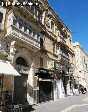 [P08] Strada din Valletta » foto by Radu Tudoran
 - 
<span class="allrVoted glyphicon glyphicon-heart hidden" id="av813382"></span>
<a class="m-l-10 hidden" id="sv813382" onclick="voting_Foto_DelVot(,813382,17454)" role="button">șterge vot <span class="glyphicon glyphicon-remove"></span></a>
<a id="v9813382" class=" c-red"  onclick="voting_Foto_SetVot(813382)" role="button"><span class="glyphicon glyphicon-heart-empty"></span> <b>LIKE</b> = Votează poza</a> <img class="hidden"  id="f813382W9" src="/imagini/loader.gif" border="0" /><span class="AjErrMes hidden" id="e813382ErM"></span>