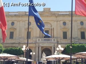 [P14] Biblioteca, cladire monumentala si impunatoare, chiar in centrul orasului Valletta. Biblioteca are un imens patrimoniu de volume antice. Doar o parte a acesteia poate fi vizitata, cealalta este rezervata cercetatorilor. » foto by geani anto
 - 
<span class="allrVoted glyphicon glyphicon-heart hidden" id="av1257387"></span>
<a class="m-l-10 hidden" id="sv1257387" onclick="voting_Foto_DelVot(,1257387,17454)" role="button">șterge vot <span class="glyphicon glyphicon-remove"></span></a>
<a id="v91257387" class=" c-red"  onclick="voting_Foto_SetVot(1257387)" role="button"><span class="glyphicon glyphicon-heart-empty"></span> <b>LIKE</b> = Votează poza</a> <img class="hidden"  id="f1257387W9" src="/imagini/loader.gif" border="0" /><span class="AjErrMes hidden" id="e1257387ErM"></span>