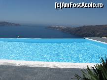 [P04] Imerovigli, in fata hotelului: piscina infinita si marea. Se vede Oia (sus). » foto by motaneata
 - 
<span class="allrVoted glyphicon glyphicon-heart hidden" id="av160062"></span>
<a class="m-l-10 hidden" id="sv160062" onclick="voting_Foto_DelVot(,160062,17461)" role="button">șterge vot <span class="glyphicon glyphicon-remove"></span></a>
<a id="v9160062" class=" c-red"  onclick="voting_Foto_SetVot(160062)" role="button"><span class="glyphicon glyphicon-heart-empty"></span> <b>LIKE</b> = Votează poza</a> <img class="hidden"  id="f160062W9" src="/imagini/loader.gif" border="0" /><span class="AjErrMes hidden" id="e160062ErM"></span>