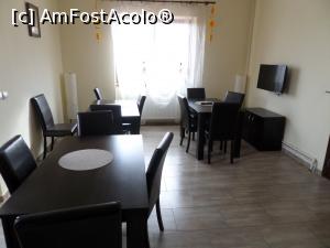 [P04] Sala de mese.  » foto by Safta Radu
 - 
<span class="allrVoted glyphicon glyphicon-heart hidden" id="av1059489"></span>
<a class="m-l-10 hidden" id="sv1059489" onclick="voting_Foto_DelVot(,1059489,17463)" role="button">șterge vot <span class="glyphicon glyphicon-remove"></span></a>
<a id="v91059489" class=" c-red"  onclick="voting_Foto_SetVot(1059489)" role="button"><span class="glyphicon glyphicon-heart-empty"></span> <b>LIKE</b> = Votează poza</a> <img class="hidden"  id="f1059489W9" src="/imagini/loader.gif" border="0" /><span class="AjErrMes hidden" id="e1059489ErM"></span>