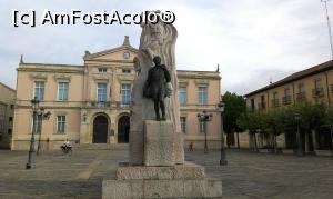 [P04] Plaza Mayor, cu statuia lui Berruguete și Primăria pe fundal.  » foto by alinaro
 - 
<span class="allrVoted glyphicon glyphicon-heart hidden" id="av738294"></span>
<a class="m-l-10 hidden" id="sv738294" onclick="voting_Foto_DelVot(,738294,17465)" role="button">șterge vot <span class="glyphicon glyphicon-remove"></span></a>
<a id="v9738294" class=" c-red"  onclick="voting_Foto_SetVot(738294)" role="button"><span class="glyphicon glyphicon-heart-empty"></span> <b>LIKE</b> = Votează poza</a> <img class="hidden"  id="f738294W9" src="/imagini/loader.gif" border="0" /><span class="AjErrMes hidden" id="e738294ErM"></span>