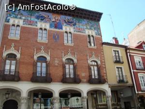 [P02] Colegiul Villandrado -clădire modernistă 1910, pe Calle Mayor, fostă școală de fete orfane.  » foto by mireille
 - 
<span class="allrVoted glyphicon glyphicon-heart hidden" id="av1122237"></span>
<a class="m-l-10 hidden" id="sv1122237" onclick="voting_Foto_DelVot(,1122237,17465)" role="button">șterge vot <span class="glyphicon glyphicon-remove"></span></a>
<a id="v91122237" class=" c-red"  onclick="voting_Foto_SetVot(1122237)" role="button"><span class="glyphicon glyphicon-heart-empty"></span> <b>LIKE</b> = Votează poza</a> <img class="hidden"  id="f1122237W9" src="/imagini/loader.gif" border="0" /><span class="AjErrMes hidden" id="e1122237ErM"></span>