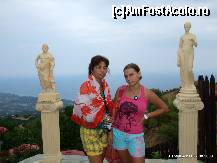 [P23] Imagine din Paleo Pantelimonas. Zeițele lui tata. statuile erau la intrarea într-o curte. » foto by iulibv
 - 
<span class="allrVoted glyphicon glyphicon-heart hidden" id="av114246"></span>
<a class="m-l-10 hidden" id="sv114246" onclick="voting_Foto_DelVot(,114246,17499)" role="button">șterge vot <span class="glyphicon glyphicon-remove"></span></a>
<a id="v9114246" class=" c-red"  onclick="voting_Foto_SetVot(114246)" role="button"><span class="glyphicon glyphicon-heart-empty"></span> <b>LIKE</b> = Votează poza</a> <img class="hidden"  id="f114246W9" src="/imagini/loader.gif" border="0" /><span class="AjErrMes hidden" id="e114246ErM"></span>