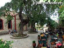 [P27] În dreapta vechea școală din Paleo Pantelimonas transformată acum în cofetărie. » foto by iulibv
 - 
<span class="allrVoted glyphicon glyphicon-heart hidden" id="av114251"></span>
<a class="m-l-10 hidden" id="sv114251" onclick="voting_Foto_DelVot(,114251,17499)" role="button">șterge vot <span class="glyphicon glyphicon-remove"></span></a>
<a id="v9114251" class=" c-red"  onclick="voting_Foto_SetVot(114251)" role="button"><span class="glyphicon glyphicon-heart-empty"></span> <b>LIKE</b> = Votează poza</a> <img class="hidden"  id="f114251W9" src="/imagini/loader.gif" border="0" /><span class="AjErrMes hidden" id="e114251ErM"></span>