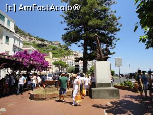 [P18] Piazza Flavio Gioia, monument dedicat marinarilor căzuți pe mare.  » foto by maryka
 - 
<span class="allrVoted glyphicon glyphicon-heart hidden" id="av1089334"></span>
<a class="m-l-10 hidden" id="sv1089334" onclick="voting_Foto_DelVot(,1089334,17505)" role="button">șterge vot <span class="glyphicon glyphicon-remove"></span></a>
<a id="v91089334" class=" c-red"  onclick="voting_Foto_SetVot(1089334)" role="button"><span class="glyphicon glyphicon-heart-empty"></span> <b>LIKE</b> = Votează poza</a> <img class="hidden"  id="f1089334W9" src="/imagini/loader.gif" border="0" /><span class="AjErrMes hidden" id="e1089334ErM"></span>