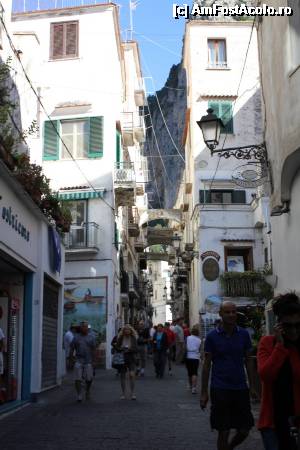 [P13] Straduță în Amalfi.  » foto by gettutza
 - 
<span class="allrVoted glyphicon glyphicon-heart hidden" id="av496018"></span>
<a class="m-l-10 hidden" id="sv496018" onclick="voting_Foto_DelVot(,496018,17505)" role="button">șterge vot <span class="glyphicon glyphicon-remove"></span></a>
<a id="v9496018" class=" c-red"  onclick="voting_Foto_SetVot(496018)" role="button"><span class="glyphicon glyphicon-heart-empty"></span> <b>LIKE</b> = Votează poza</a> <img class="hidden"  id="f496018W9" src="/imagini/loader.gif" border="0" /><span class="AjErrMes hidden" id="e496018ErM"></span>