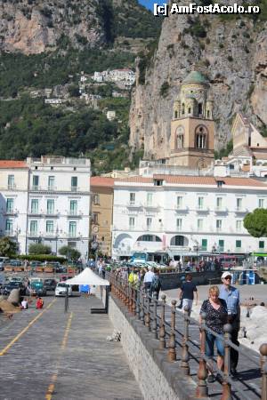 [P26] Amalfi este centrul istoric al coastei de la care și-a luat și numele, este un oraș mic care se poate vizita într-o după-amiază.  » foto by gettutza
 - 
<span class="allrVoted glyphicon glyphicon-heart hidden" id="av496031"></span>
<a class="m-l-10 hidden" id="sv496031" onclick="voting_Foto_DelVot(,496031,17505)" role="button">șterge vot <span class="glyphicon glyphicon-remove"></span></a>
<a id="v9496031" class=" c-red"  onclick="voting_Foto_SetVot(496031)" role="button"><span class="glyphicon glyphicon-heart-empty"></span> <b>LIKE</b> = Votează poza</a> <img class="hidden"  id="f496031W9" src="/imagini/loader.gif" border="0" /><span class="AjErrMes hidden" id="e496031ErM"></span>