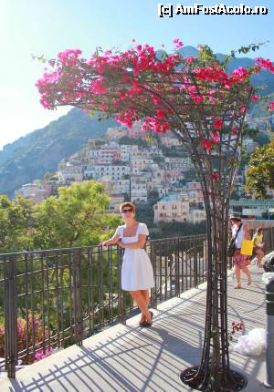 [P29] Positano și flori de bougainvillea.  » foto by gettutza
 - 
<span class="allrVoted glyphicon glyphicon-heart hidden" id="av496034"></span>
<a class="m-l-10 hidden" id="sv496034" onclick="voting_Foto_DelVot(,496034,17505)" role="button">șterge vot <span class="glyphicon glyphicon-remove"></span></a>
<a id="v9496034" class=" c-red"  onclick="voting_Foto_SetVot(496034)" role="button"><span class="glyphicon glyphicon-heart-empty"></span> <b>LIKE</b> = Votează poza</a> <img class="hidden"  id="f496034W9" src="/imagini/loader.gif" border="0" /><span class="AjErrMes hidden" id="e496034ErM"></span>