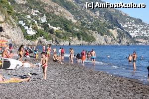 [P30] Plaja din Positano, chiar daca e octombrie se poate face plajă și baie.  » foto by gettutza
 - 
<span class="allrVoted glyphicon glyphicon-heart hidden" id="av496035"></span>
<a class="m-l-10 hidden" id="sv496035" onclick="voting_Foto_DelVot(,496035,17505)" role="button">șterge vot <span class="glyphicon glyphicon-remove"></span></a>
<a id="v9496035" class=" c-red"  onclick="voting_Foto_SetVot(496035)" role="button"><span class="glyphicon glyphicon-heart-empty"></span> <b>LIKE</b> = Votează poza</a> <img class="hidden"  id="f496035W9" src="/imagini/loader.gif" border="0" /><span class="AjErrMes hidden" id="e496035ErM"></span>