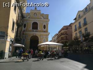 [P10] La plimbare prin Sorrento; Piazza Tasso din perspectivă inversă, spre Biserica Franciscană » foto by crismis
 - 
<span class="allrVoted glyphicon glyphicon-heart hidden" id="av961173"></span>
<a class="m-l-10 hidden" id="sv961173" onclick="voting_Foto_DelVot(,961173,17505)" role="button">șterge vot <span class="glyphicon glyphicon-remove"></span></a>
<a id="v9961173" class=" c-red"  onclick="voting_Foto_SetVot(961173)" role="button"><span class="glyphicon glyphicon-heart-empty"></span> <b>LIKE</b> = Votează poza</a> <img class="hidden"  id="f961173W9" src="/imagini/loader.gif" border="0" /><span class="AjErrMes hidden" id="e961173ErM"></span>
