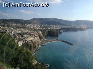 [P02] Mai avem puțin și ajungem în Sorrento (vedere din autobuzul care ne-a adus de la aeroport)  » foto by crismis
 - 
<span class="allrVoted glyphicon glyphicon-heart hidden" id="av961165"></span>
<a class="m-l-10 hidden" id="sv961165" onclick="voting_Foto_DelVot(,961165,17505)" role="button">șterge vot <span class="glyphicon glyphicon-remove"></span></a>
<a id="v9961165" class=" c-red"  onclick="voting_Foto_SetVot(961165)" role="button"><span class="glyphicon glyphicon-heart-empty"></span> <b>LIKE</b> = Votează poza</a> <img class="hidden"  id="f961165W9" src="/imagini/loader.gif" border="0" /><span class="AjErrMes hidden" id="e961165ErM"></span>