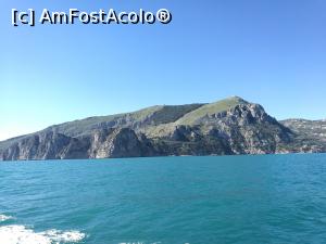 [P48] Pe mare, între Sorrento și Positano » foto by crismis
 - 
<span class="allrVoted glyphicon glyphicon-heart hidden" id="av961211"></span>
<a class="m-l-10 hidden" id="sv961211" onclick="voting_Foto_DelVot(,961211,17505)" role="button">șterge vot <span class="glyphicon glyphicon-remove"></span></a>
<a id="v9961211" class=" c-red"  onclick="voting_Foto_SetVot(961211)" role="button"><span class="glyphicon glyphicon-heart-empty"></span> <b>LIKE</b> = Votează poza</a> <img class="hidden"  id="f961211W9" src="/imagini/loader.gif" border="0" /><span class="AjErrMes hidden" id="e961211ErM"></span>