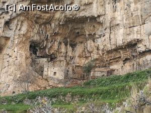 [P30] Case vechi într-o peșteră (zoom); în apropiere era un negru ce cosea!  » foto by crismis
 - 
<span class="allrVoted glyphicon glyphicon-heart hidden" id="av965675"></span>
<a class="m-l-10 hidden" id="sv965675" onclick="voting_Foto_DelVot(,965675,17505)" role="button">șterge vot <span class="glyphicon glyphicon-remove"></span></a>
<a id="v9965675" class=" c-red"  onclick="voting_Foto_SetVot(965675)" role="button"><span class="glyphicon glyphicon-heart-empty"></span> <b>LIKE</b> = Votează poza</a> <img class="hidden"  id="f965675W9" src="/imagini/loader.gif" border="0" /><span class="AjErrMes hidden" id="e965675ErM"></span>