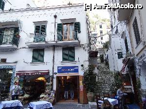 [P16] Amalfi - stradute cu multe trepte » foto by BOGDAN DSN
 - 
<span class="allrVoted glyphicon glyphicon-heart hidden" id="av505162"></span>
<a class="m-l-10 hidden" id="sv505162" onclick="voting_Foto_DelVot(,505162,17505)" role="button">șterge vot <span class="glyphicon glyphicon-remove"></span></a>
<a id="v9505162" class=" c-red"  onclick="voting_Foto_SetVot(505162)" role="button"><span class="glyphicon glyphicon-heart-empty"></span> <b>LIKE</b> = Votează poza</a> <img class="hidden"  id="f505162W9" src="/imagini/loader.gif" border="0" /><span class="AjErrMes hidden" id="e505162ErM"></span>