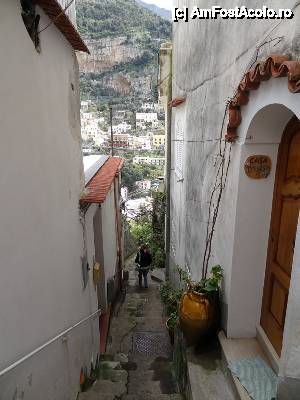[P18] Pe aici coborati spre plaja din Positano » foto by BOGDAN DSN
 - 
<span class="allrVoted glyphicon glyphicon-heart hidden" id="av505164"></span>
<a class="m-l-10 hidden" id="sv505164" onclick="voting_Foto_DelVot(,505164,17505)" role="button">șterge vot <span class="glyphicon glyphicon-remove"></span></a>
<a id="v9505164" class=" c-red"  onclick="voting_Foto_SetVot(505164)" role="button"><span class="glyphicon glyphicon-heart-empty"></span> <b>LIKE</b> = Votează poza</a> <img class="hidden"  id="f505164W9" src="/imagini/loader.gif" border="0" /><span class="AjErrMes hidden" id="e505164ErM"></span>